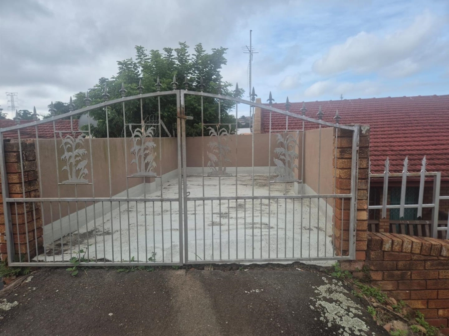 5 Bedroom Property for Sale in Havenside KwaZulu-Natal