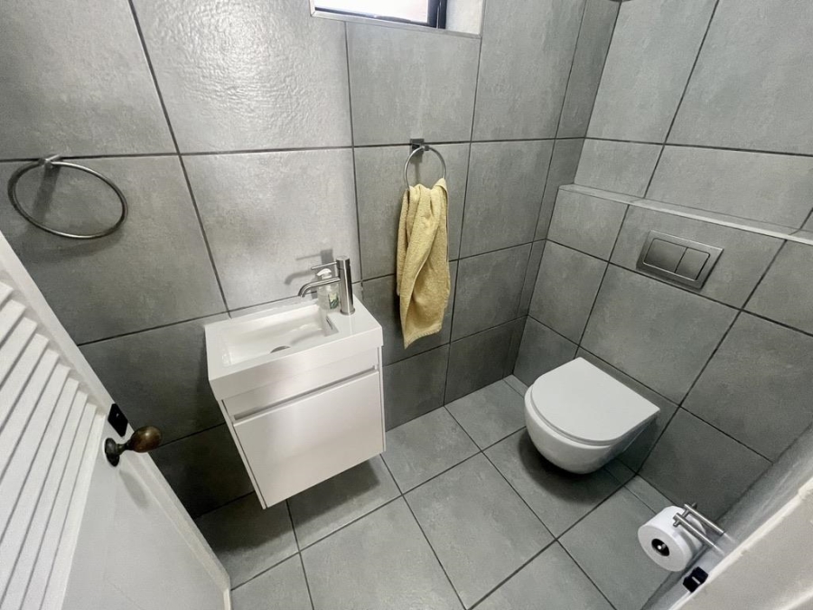 To Let 3 Bedroom Property for Rent in La Lucia KwaZulu-Natal