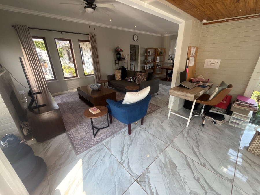 To Let 3 Bedroom Property for Rent in Kloof KwaZulu-Natal