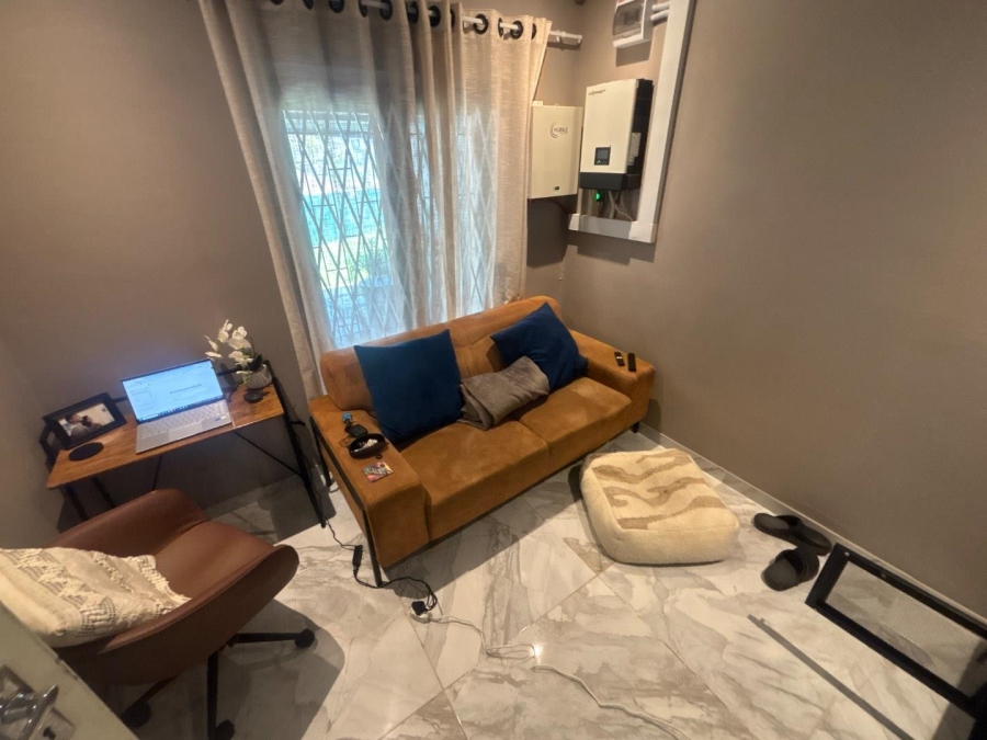To Let 3 Bedroom Property for Rent in Kloof KwaZulu-Natal
