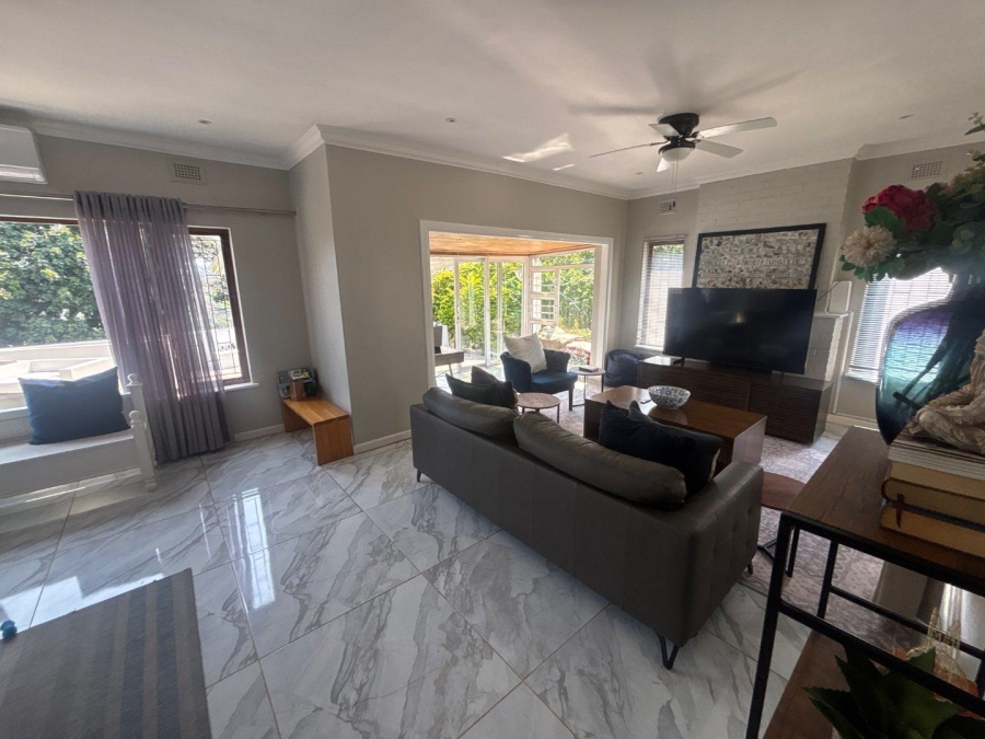 To Let 3 Bedroom Property for Rent in Kloof KwaZulu-Natal