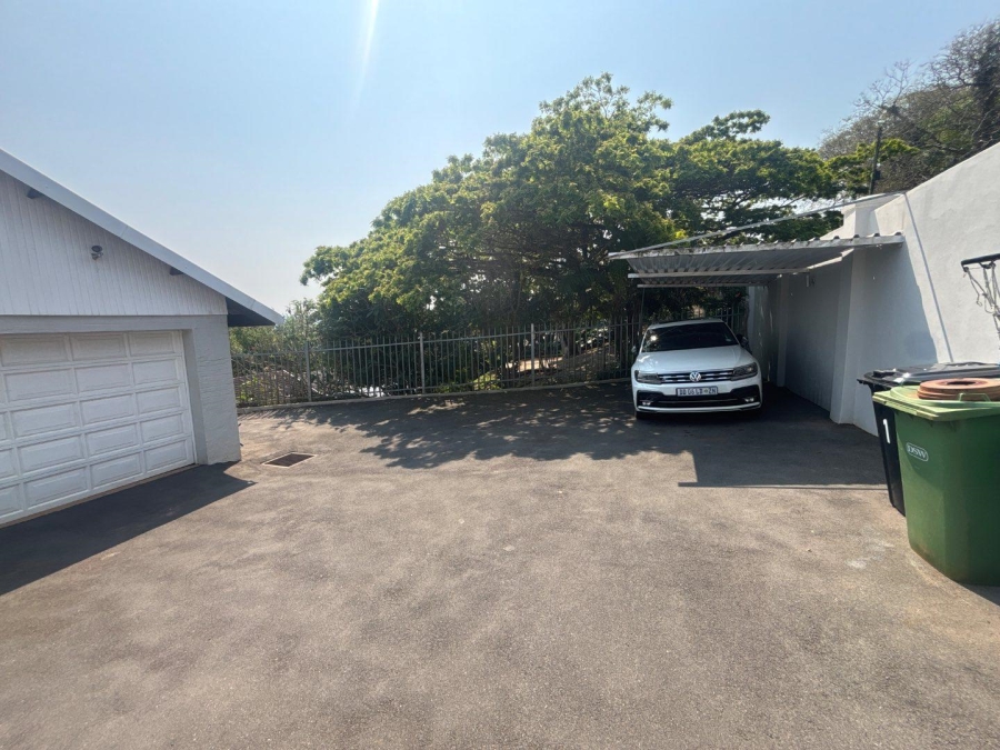 To Let 3 Bedroom Property for Rent in Kloof KwaZulu-Natal