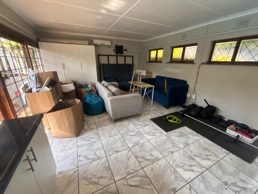 To Let 3 Bedroom Property for Rent in Kloof KwaZulu-Natal