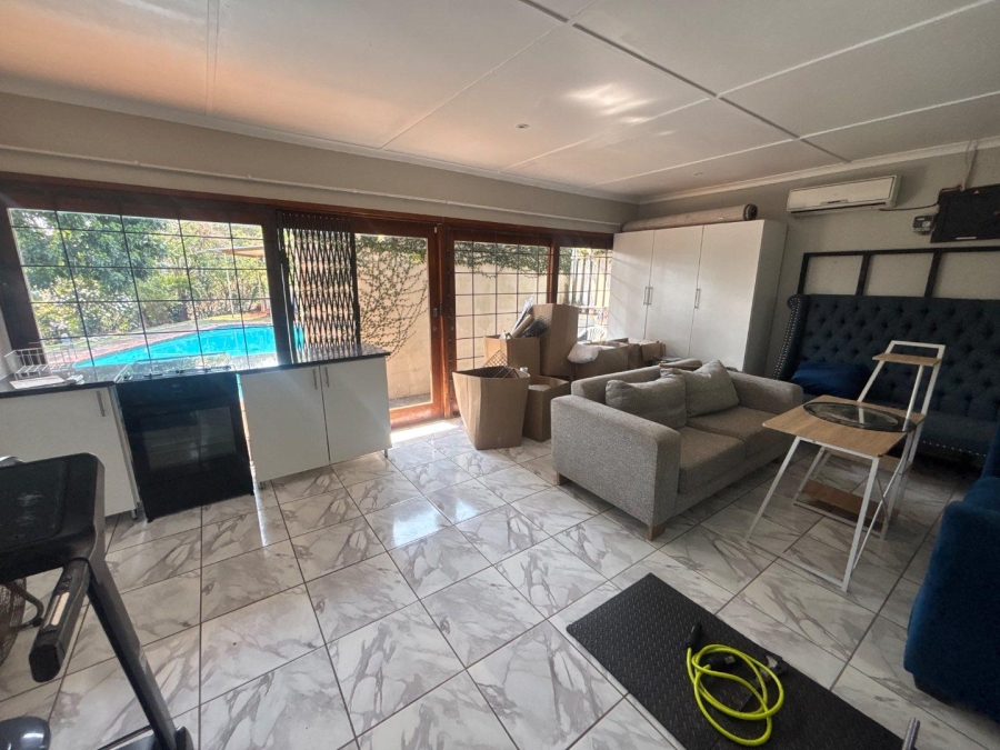 To Let 3 Bedroom Property for Rent in Kloof KwaZulu-Natal
