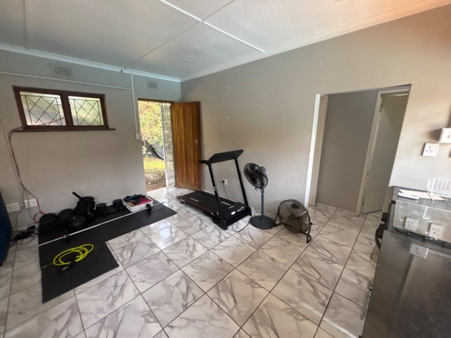 To Let 3 Bedroom Property for Rent in Kloof KwaZulu-Natal