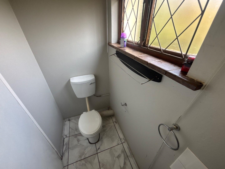 To Let 3 Bedroom Property for Rent in Kloof KwaZulu-Natal
