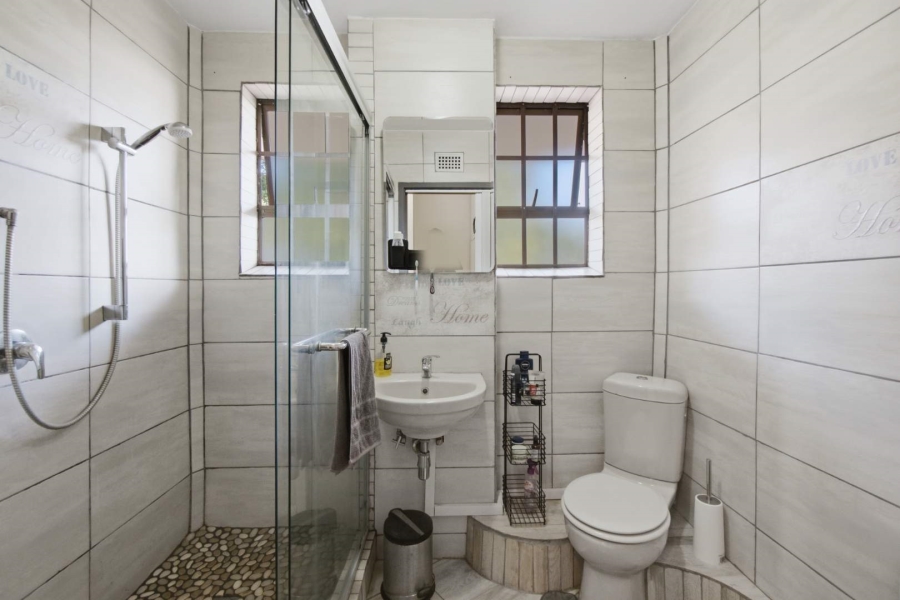 1 Bedroom Property for Sale in Amanzimtoti KwaZulu-Natal