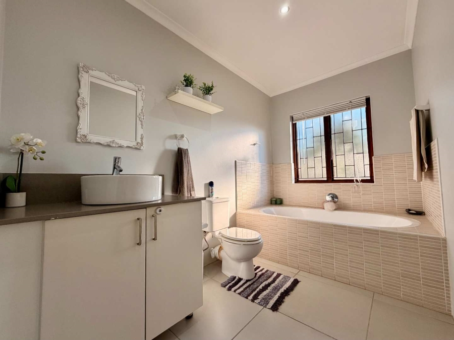 3 Bedroom Property for Sale in Wakenshaw Estate KwaZulu-Natal