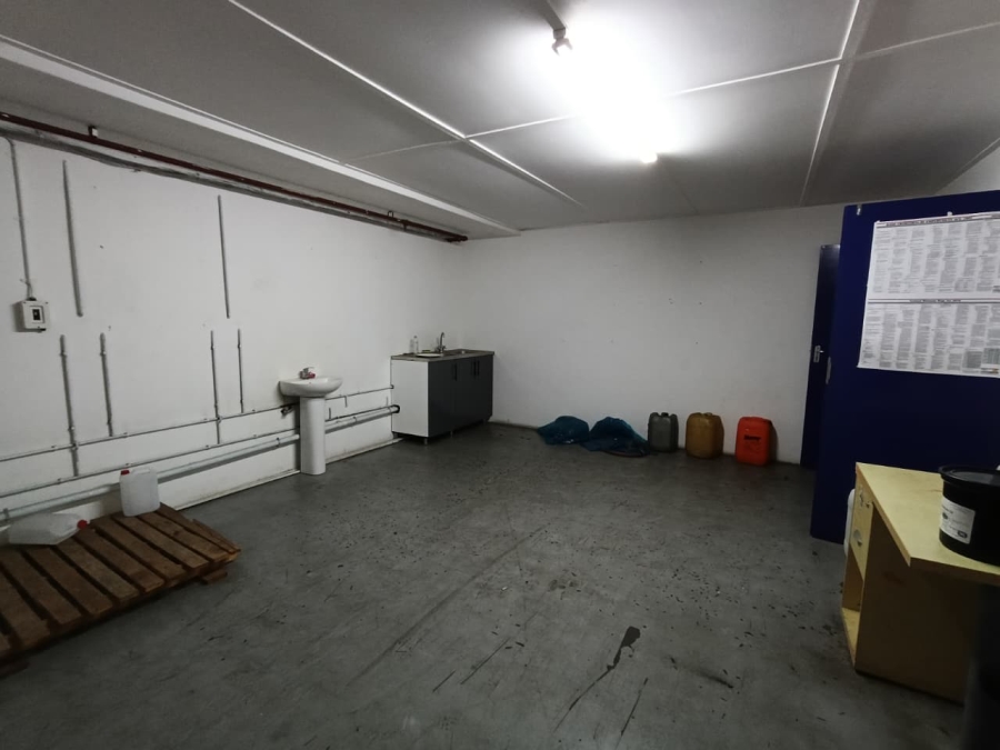 To Let Commercial Property for Rent in Westmead KwaZulu-Natal