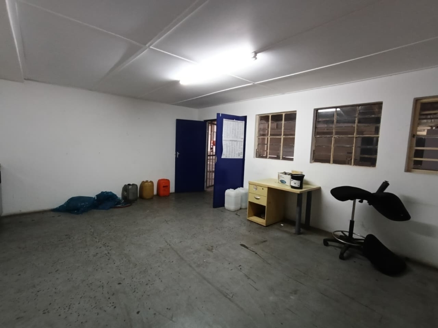 To Let Commercial Property for Rent in Westmead KwaZulu-Natal