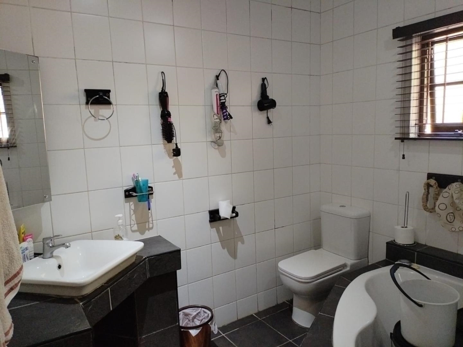 4 Bedroom Property for Sale in Glen Hills KwaZulu-Natal