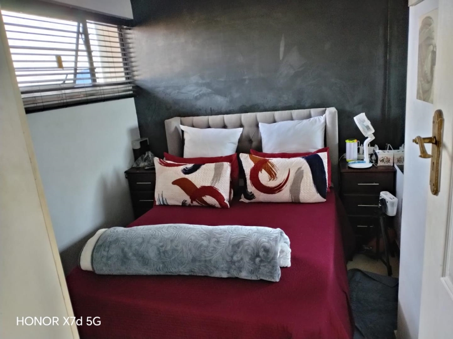 1 Bedroom Property for Sale in Point KwaZulu-Natal