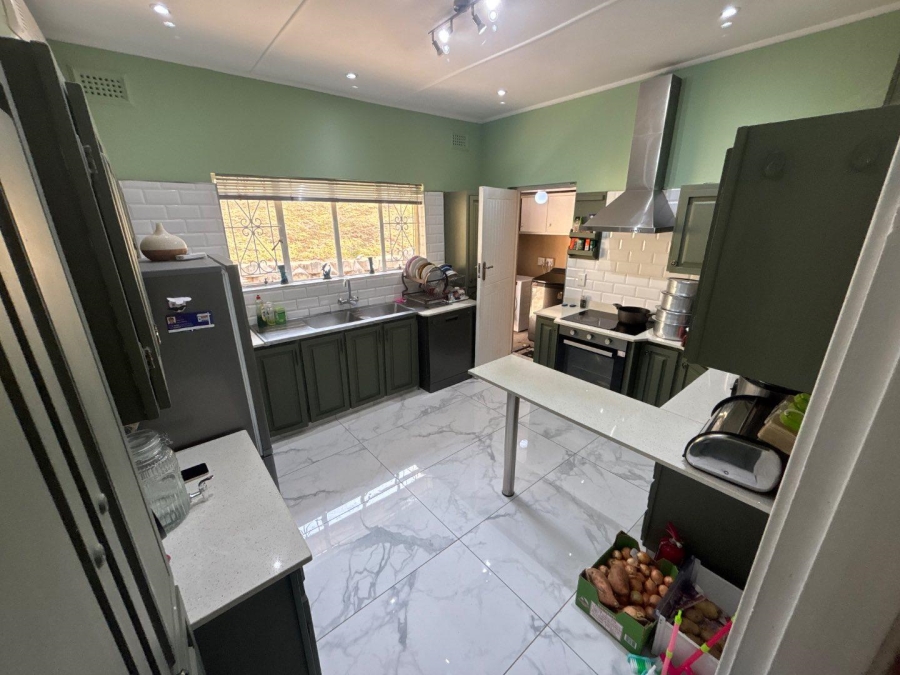5 Bedroom Property for Sale in Dawncliffe KwaZulu-Natal