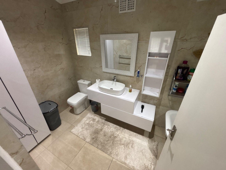 5 Bedroom Property for Sale in Dawncliffe KwaZulu-Natal
