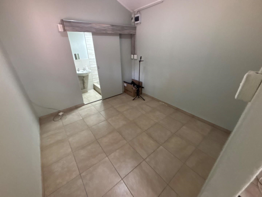 5 Bedroom Property for Sale in Dawncliffe KwaZulu-Natal