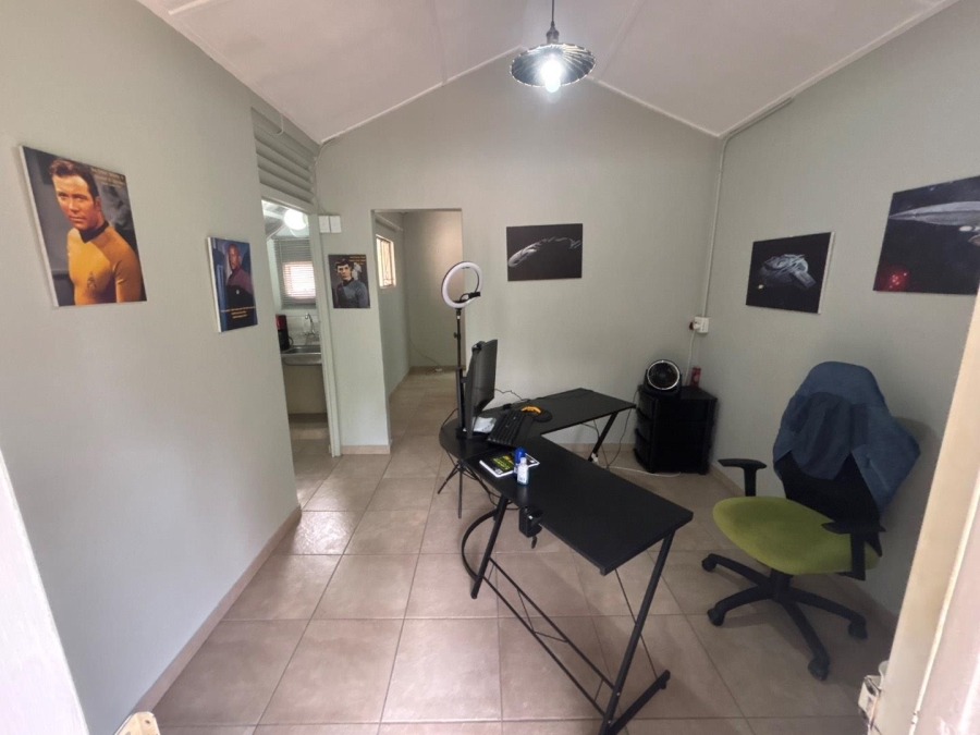5 Bedroom Property for Sale in Dawncliffe KwaZulu-Natal