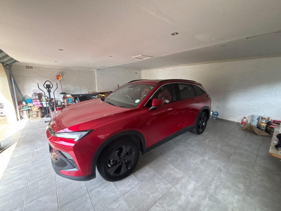 5 Bedroom Property for Sale in Dawncliffe KwaZulu-Natal