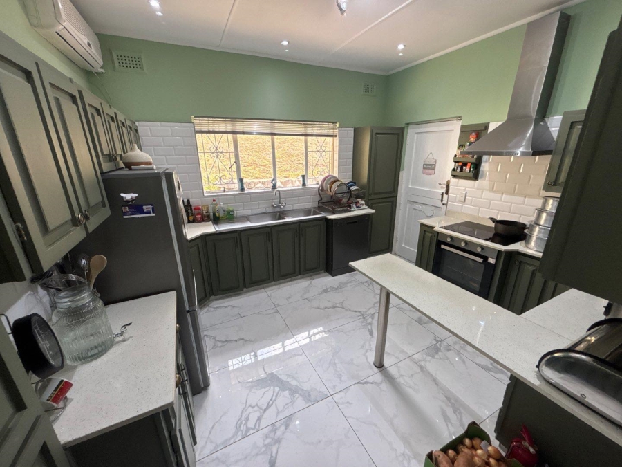 5 Bedroom Property for Sale in Dawncliffe KwaZulu-Natal