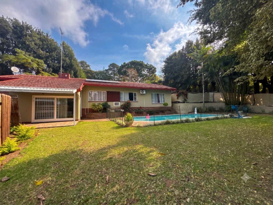 5 Bedroom Property for Sale in Dawncliffe KwaZulu-Natal