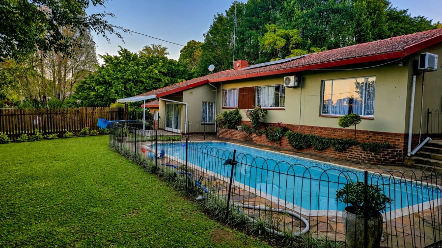 5 Bedroom Property for Sale in Dawncliffe KwaZulu-Natal