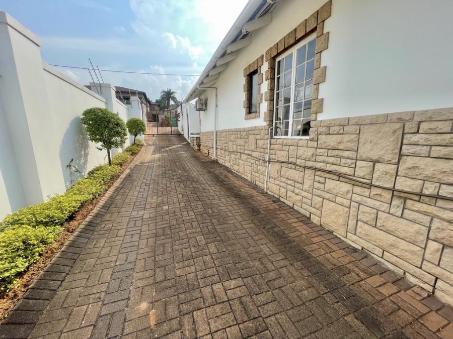 8 Bedroom Property for Sale in Durban North KwaZulu-Natal