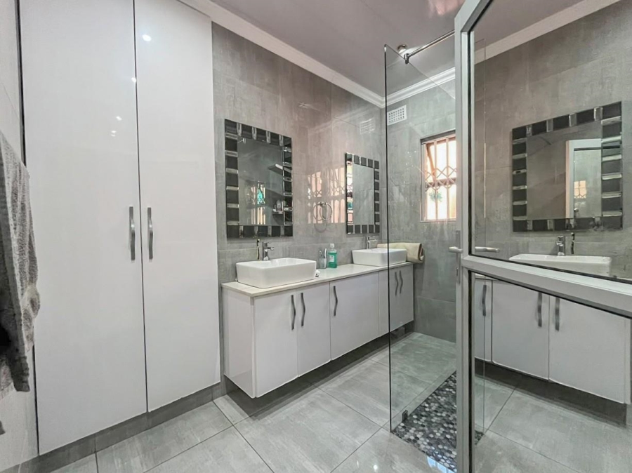 3 Bedroom Property for Sale in Durban North KwaZulu-Natal