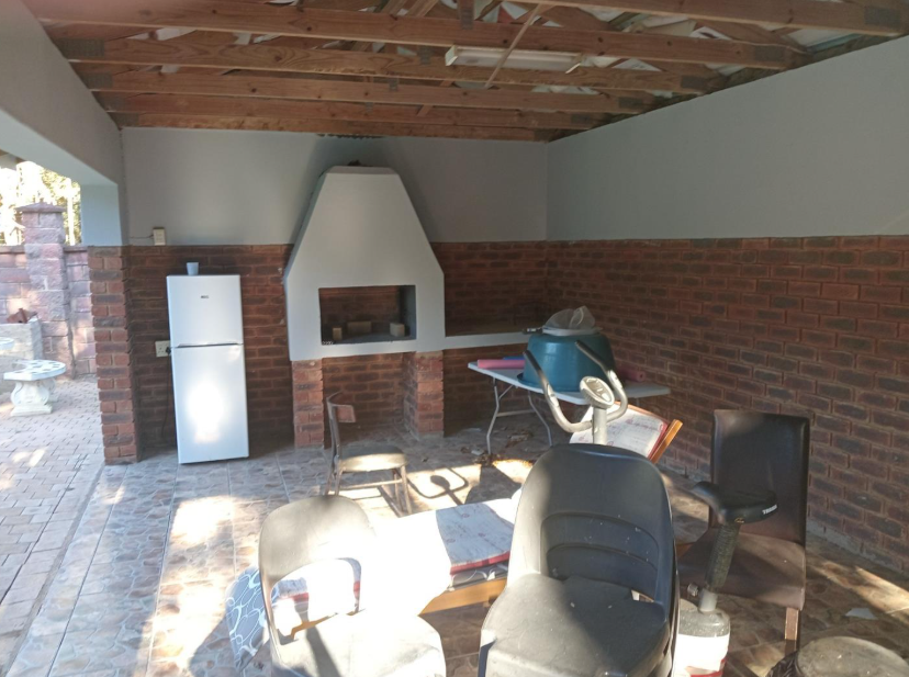 6 Bedroom Property for Sale in Leisure Bay KwaZulu-Natal