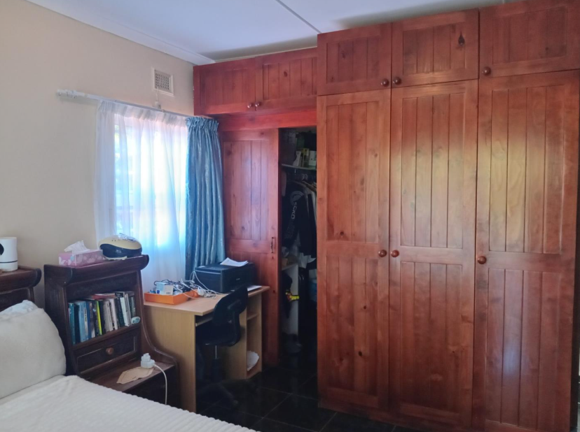 6 Bedroom Property for Sale in Leisure Bay KwaZulu-Natal