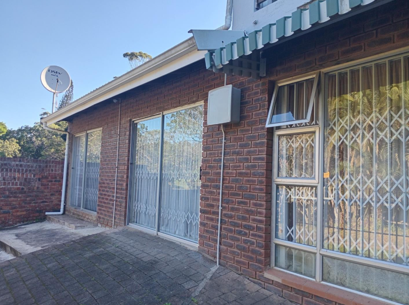 6 Bedroom Property for Sale in Leisure Bay KwaZulu-Natal