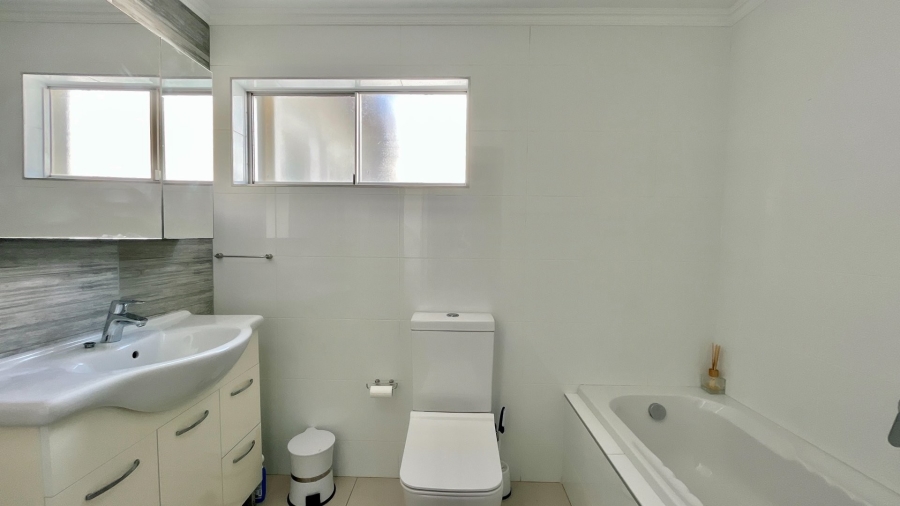 To Let 3 Bedroom Property for Rent in Umhlanga KwaZulu-Natal