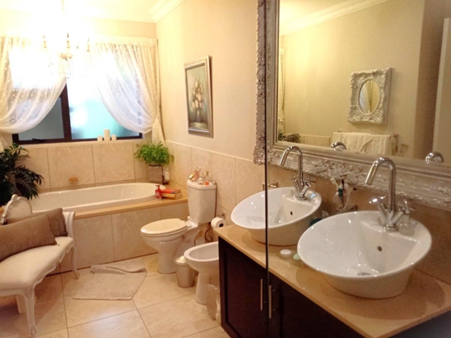 5 Bedroom Property for Sale in Simbithi Eco Estate KwaZulu-Natal