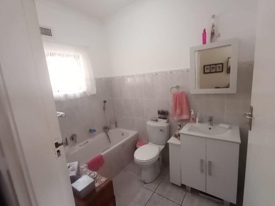 3 Bedroom Property for Sale in Port Edward KwaZulu-Natal