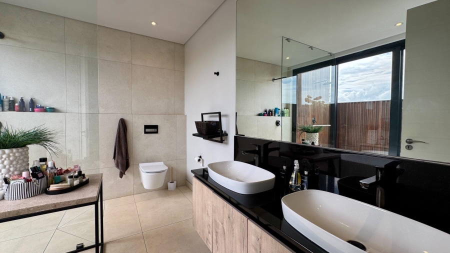 To Let 4 Bedroom Property for Rent in Sibaya KwaZulu-Natal