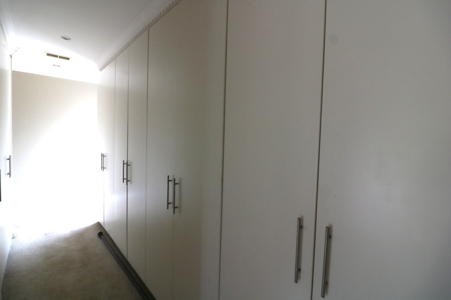 To Let 4 Bedroom Property for Rent in Umhlanga KwaZulu-Natal