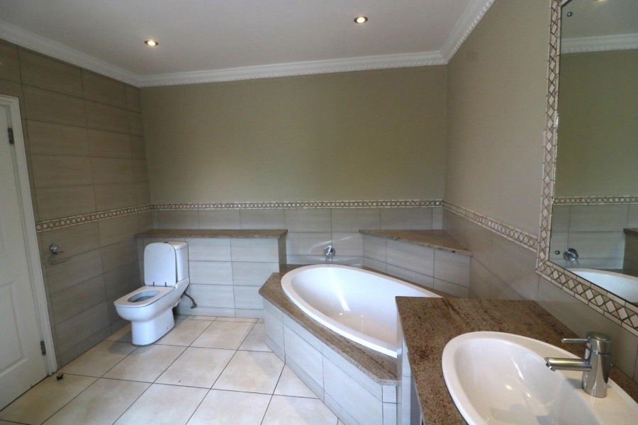 To Let 4 Bedroom Property for Rent in Umhlanga KwaZulu-Natal