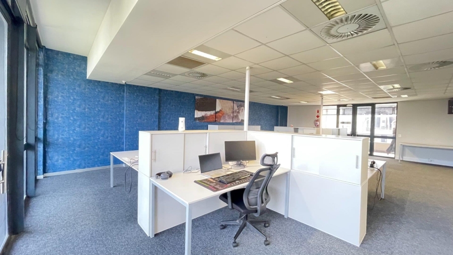 To Let Commercial Property for Rent in Umhlanga Ridge KwaZulu-Natal