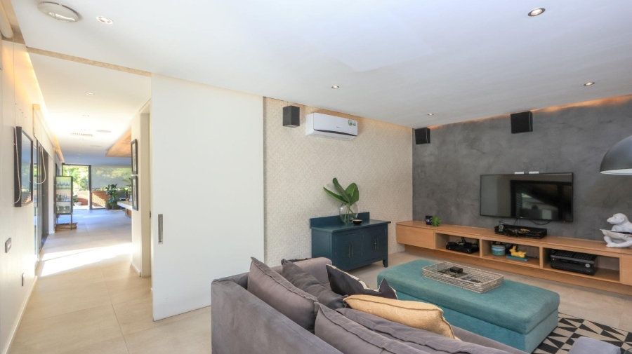 5 Bedroom Property for Sale in Hawaan KwaZulu-Natal