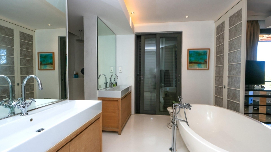 5 Bedroom Property for Sale in Hawaan KwaZulu-Natal