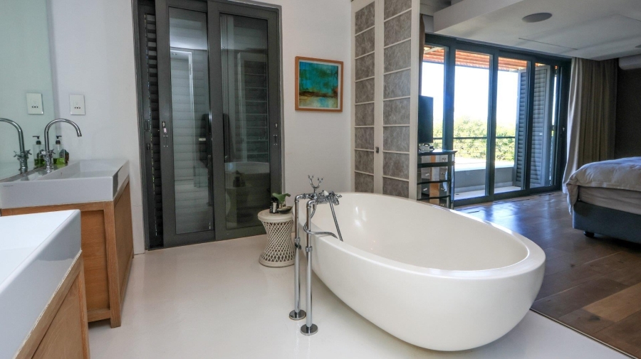 5 Bedroom Property for Sale in Hawaan KwaZulu-Natal