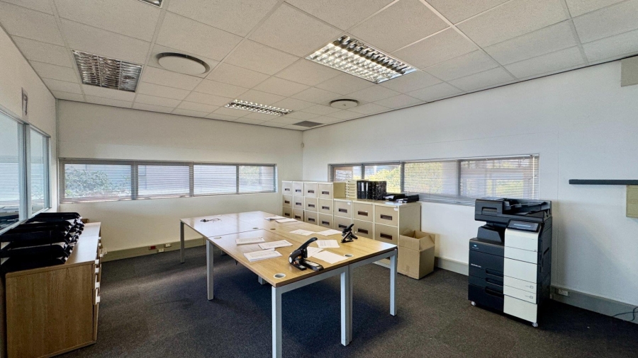To Let Commercial Property for Rent in Umhlanga Ridge KwaZulu-Natal