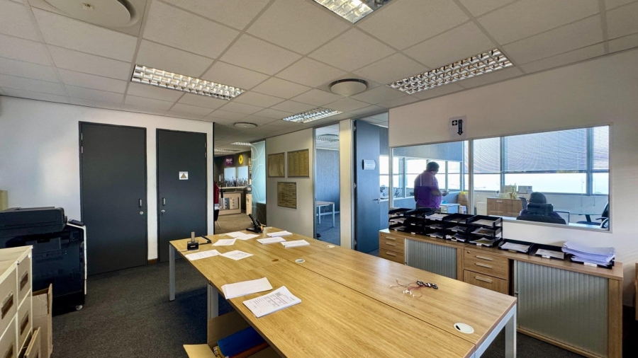 To Let Commercial Property for Rent in Umhlanga Ridge KwaZulu-Natal