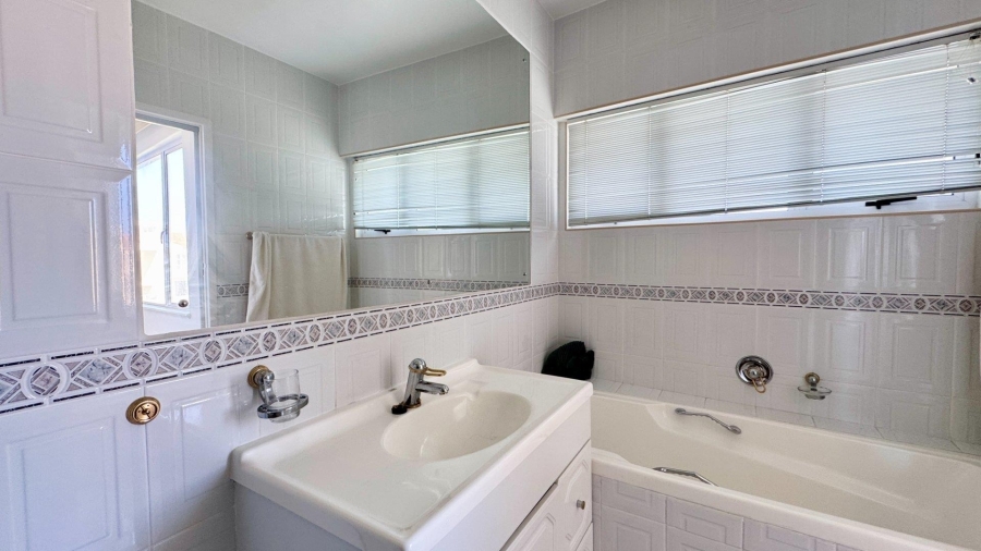 To Let 3 Bedroom Property for Rent in Umhlanga KwaZulu-Natal