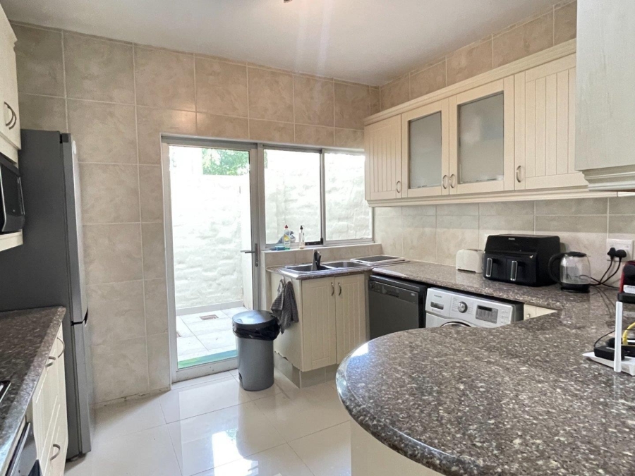 To Let 3 Bedroom Property for Rent in Umhlanga KwaZulu-Natal