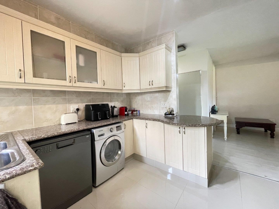 To Let 3 Bedroom Property for Rent in Umhlanga KwaZulu-Natal