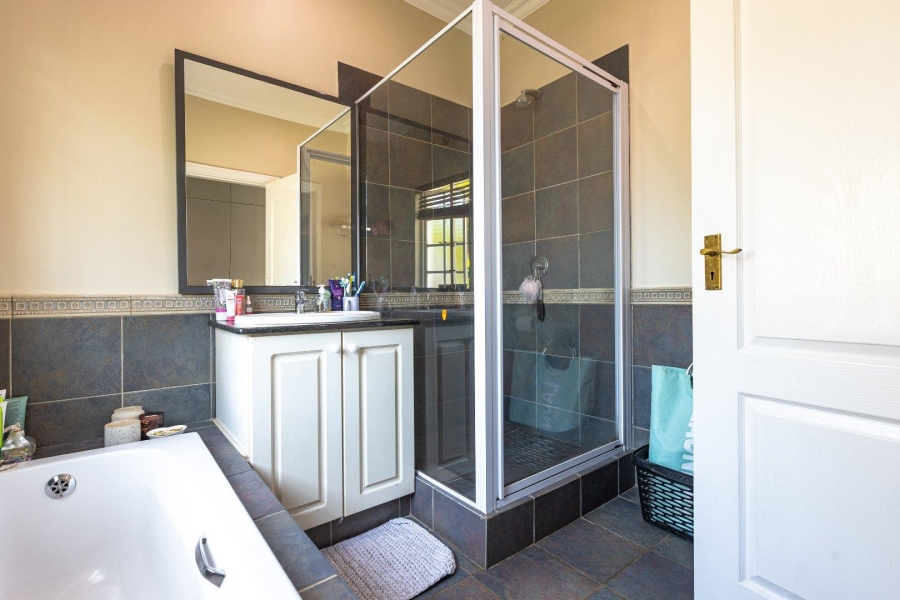 4 Bedroom Property for Sale in Mount Edgecombe Country Estate KwaZulu-Natal