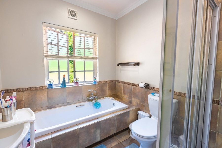 4 Bedroom Property for Sale in Mount Edgecombe Country Estate KwaZulu-Natal