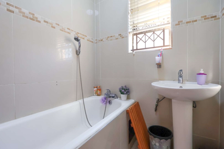 3 Bedroom Property for Sale in Woodhaven KwaZulu-Natal