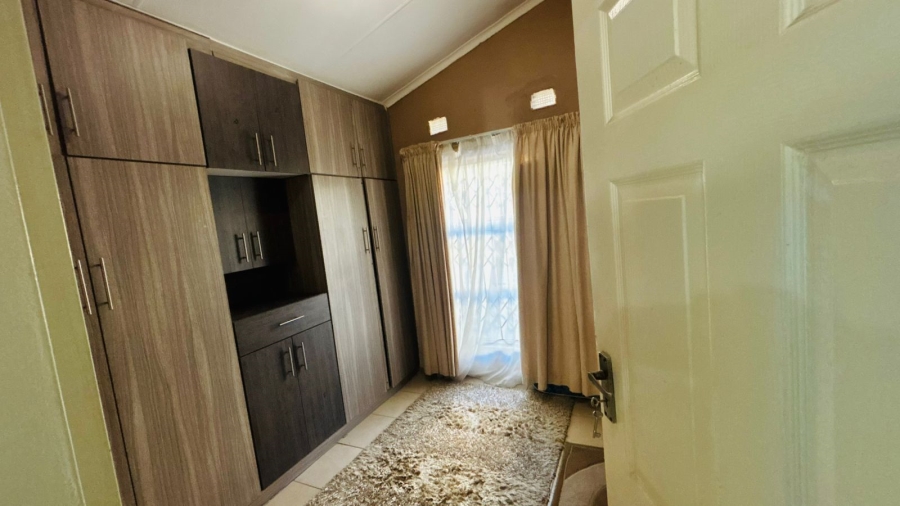 4 Bedroom Property for Sale in Newlands West KwaZulu-Natal