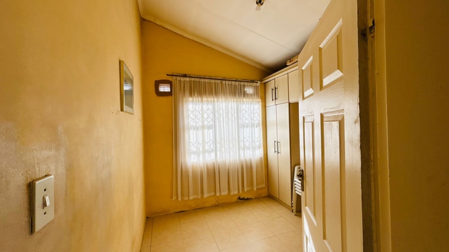 4 Bedroom Property for Sale in Newlands West KwaZulu-Natal