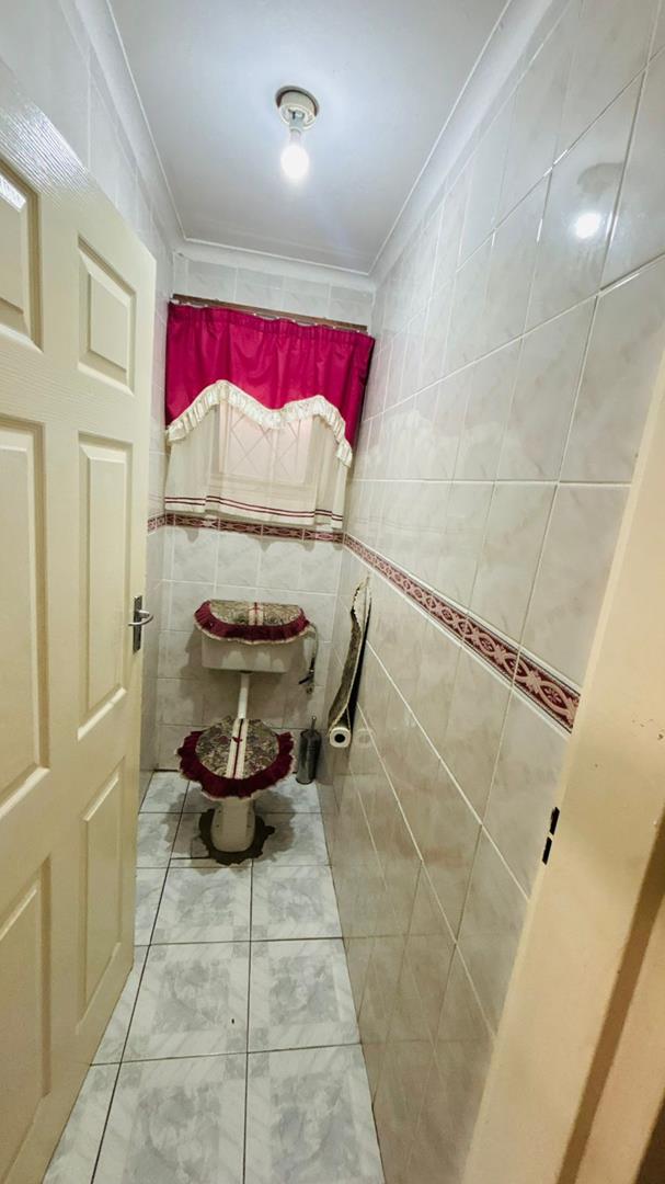 4 Bedroom Property for Sale in Newlands West KwaZulu-Natal
